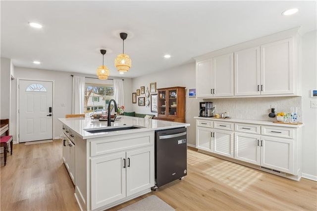 9231 W 100th Street, Overland Park, KS 66212