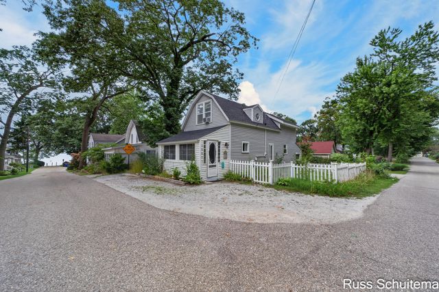 15831 Cherry Street, Spring Lake Twp, MI 49456