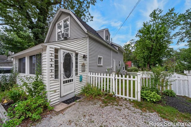 15831 Cherry Street, Spring Lake Twp, MI 49456