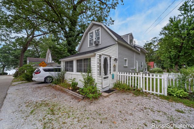 15831 Cherry Street, Spring Lake Twp, MI 49456