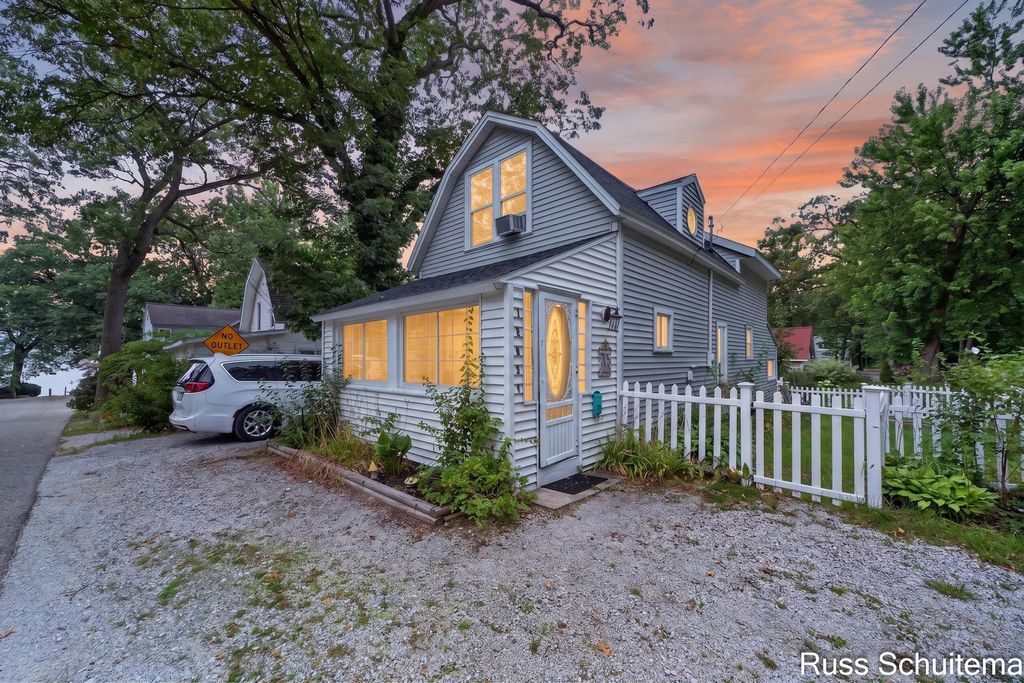 15831 Cherry Street, Spring Lake Twp, MI 49456