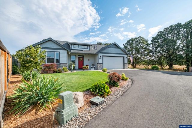 448 NW Coast Mountain Dr, Dallas, OR 97338
