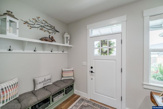 448 NW Coast Mountain Dr, Dallas, OR 97338