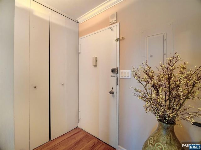 250 Gorge Road 22F, Cliffside Park, NJ 07010