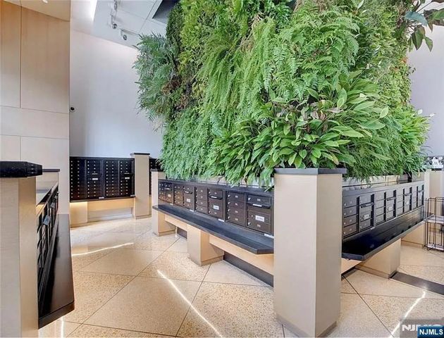 250 Gorge Road 22F, Cliffside Park, NJ 07010