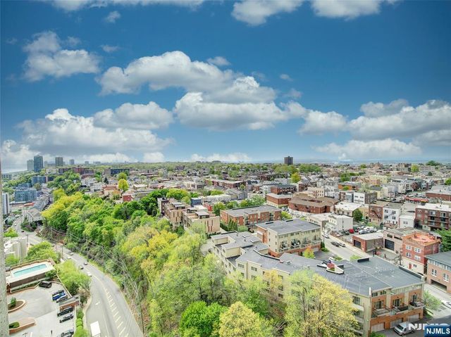 250 Gorge Road 22F, Cliffside Park, NJ 07010