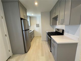 1152 E 77th, Los Angeles, CA 90001