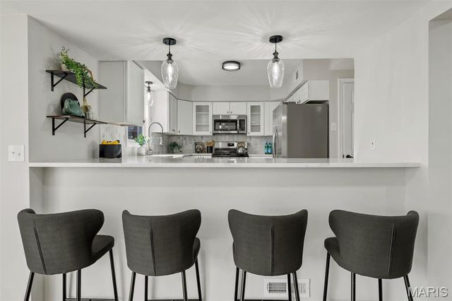 582 Brookhaven Court, Kirkwood, MO 63122