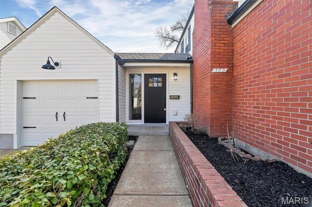 582 Brookhaven Court, Kirkwood, MO 63122