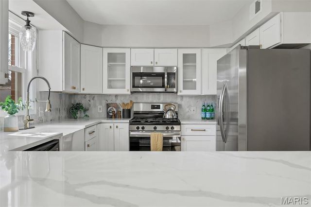 582 Brookhaven Court, Kirkwood, MO 63122