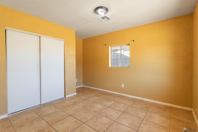 8678 E 25 ST, Yuma, AZ 85365