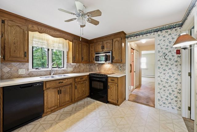 907 Main St, Wilbraham, MA 01095
