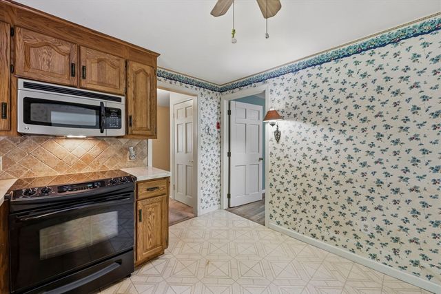 907 Main St, Wilbraham, MA 01095