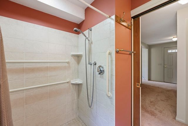 907 Main St, Wilbraham, MA 01095