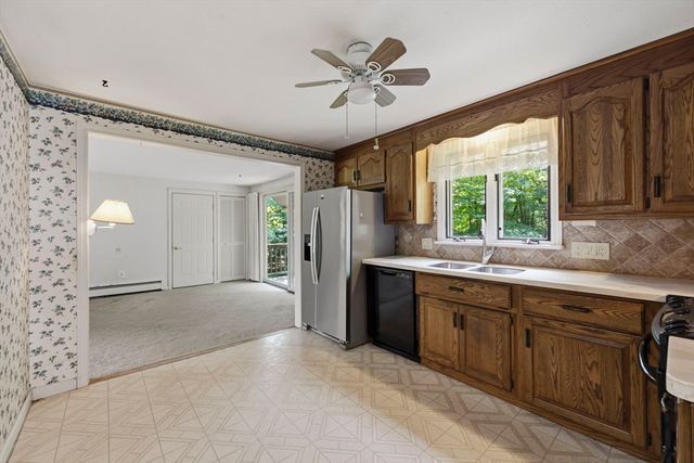 907 Main St, Wilbraham, MA 01095
