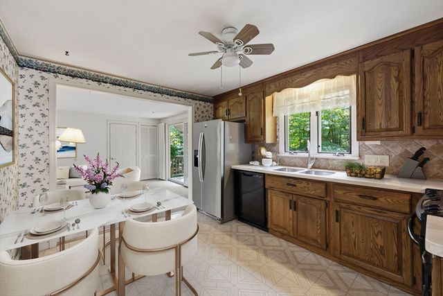 907 Main St, Wilbraham, MA 01095