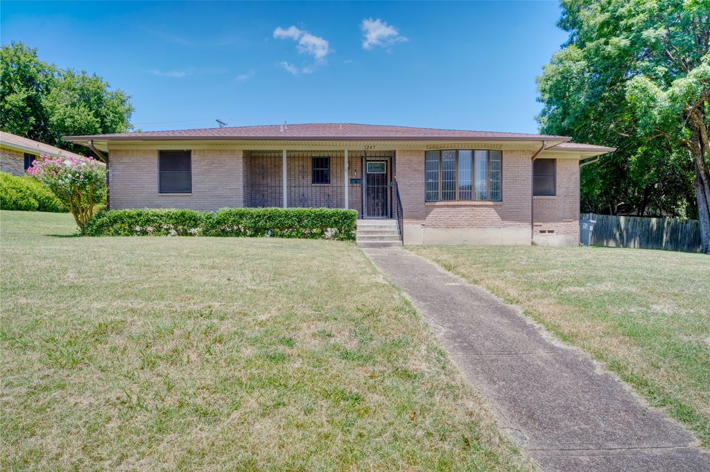 1247 Wagon Wheels Trail, Dallas, TX 75241