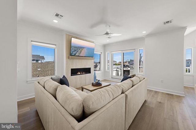 262 N 14TH ST, Surf City, NJ 08008