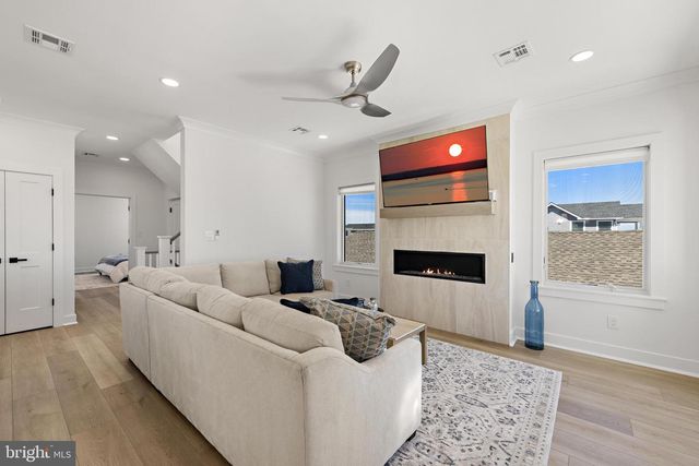 262 N 14TH ST, Surf City, NJ 08008