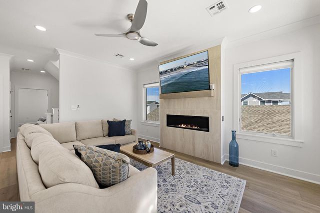 262 N 14TH ST, Surf City, NJ 08008