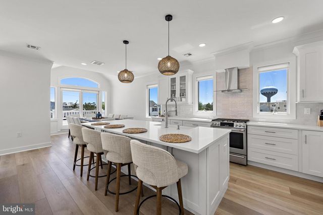262 N 14TH ST, Surf City, NJ 08008