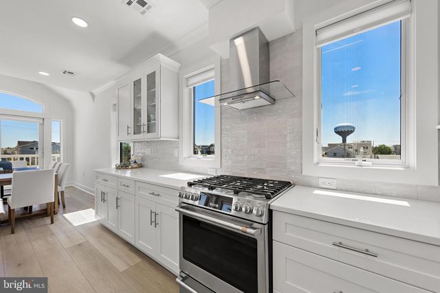 262 N 14TH ST, Surf City, NJ 08008