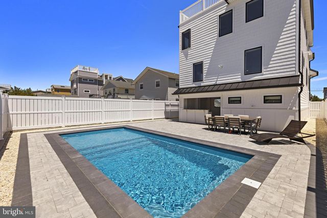 262 N 14TH ST, Surf City, NJ 08008