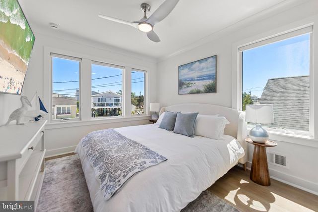 262 N 14TH ST, Surf City, NJ 08008