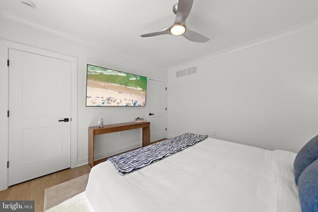 262 N 14TH ST, Surf City, NJ 08008