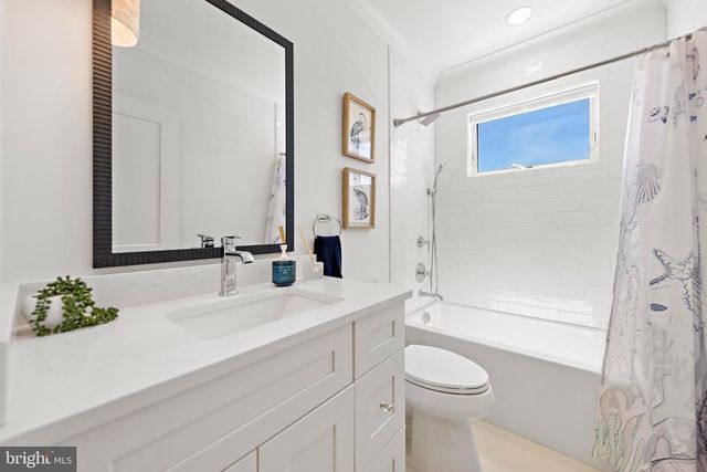 262 N 14TH ST, Surf City, NJ 08008