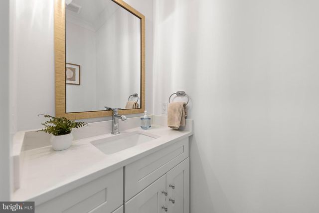 262 N 14TH ST, Surf City, NJ 08008