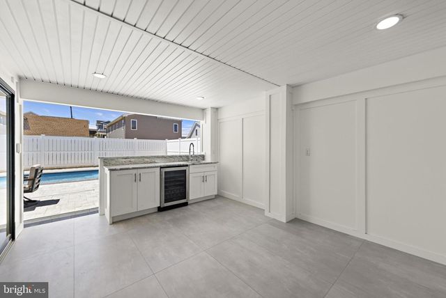 262 N 14TH ST, Surf City, NJ 08008
