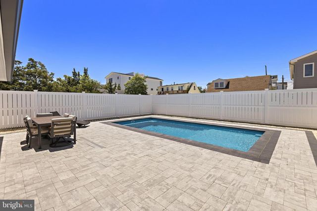 262 N 14TH ST, Surf City, NJ 08008