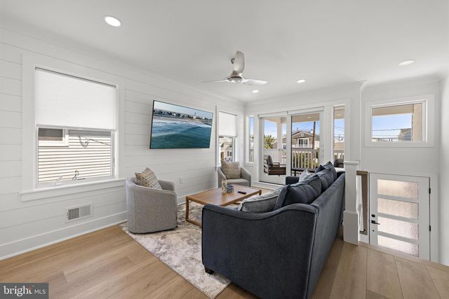 262 N 14TH ST, Surf City, NJ 08008