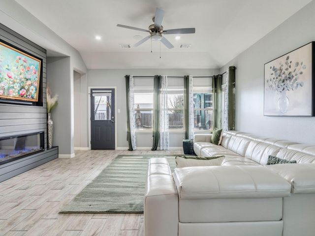 20033 Navarre TER, Pflugerville, TX 78660