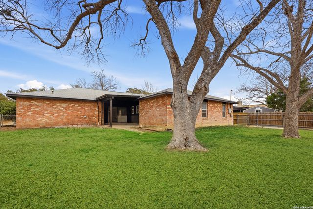426 ZEPHYR DR, Windcrest, TX 78239