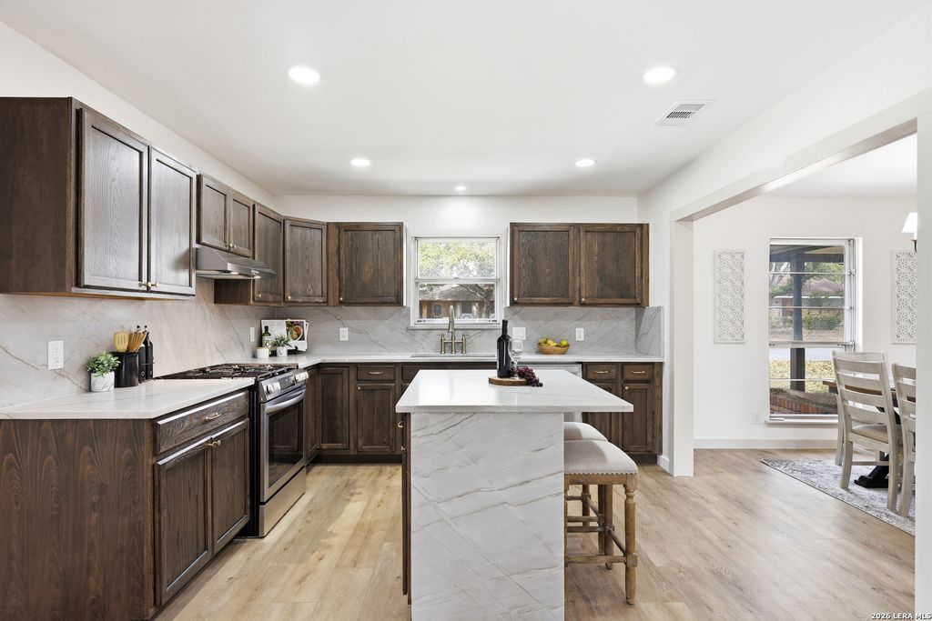 426 ZEPHYR DR, Windcrest, TX 78239