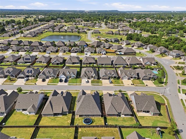 2612 W 114th Place S, Jenks, OK 74037