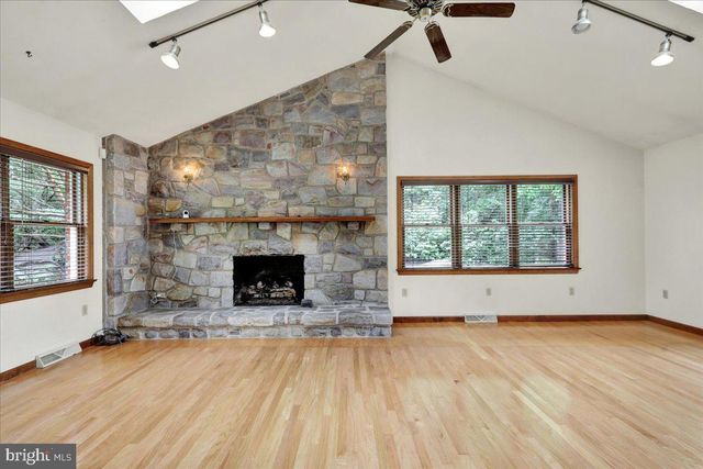 283 WITMER, Mohnton, PA 19540