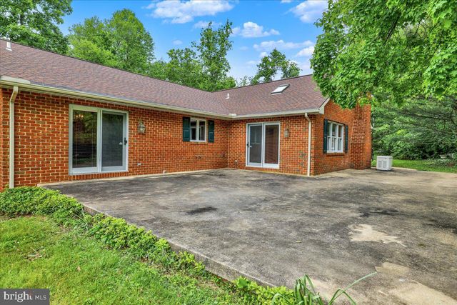 283 WITMER, Mohnton, PA 19540