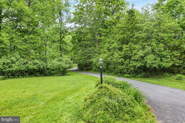 283 WITMER, Mohnton, PA 19540