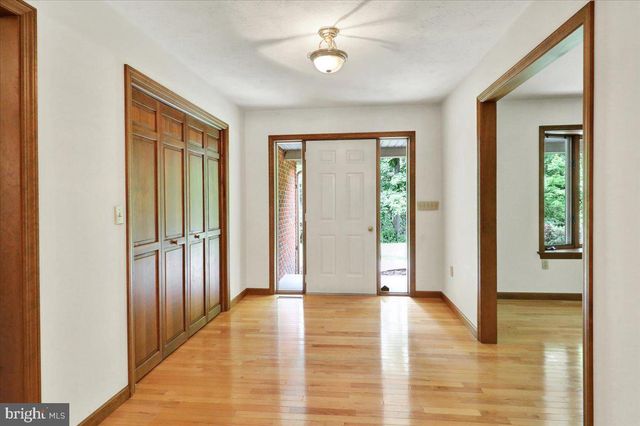 283 WITMER, Mohnton, PA 19540