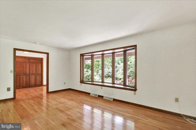 283 WITMER, Mohnton, PA 19540