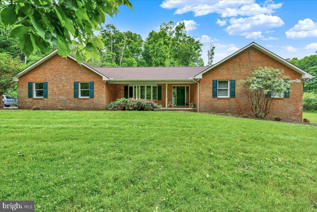 283 WITMER, Mohnton, PA 19540