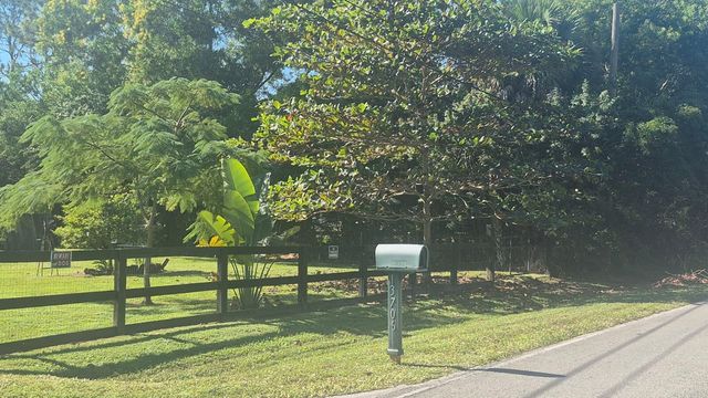 13706 44th Place N, West Palm Beach, FL 33411