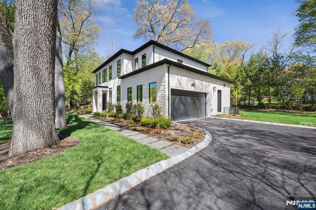 242 Hardenburgh Avenue, Demarest, NJ 07627