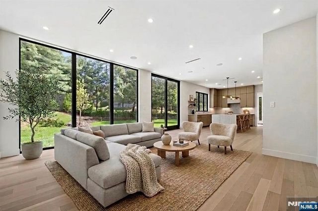 242 Hardenburgh Avenue, Demarest, NJ 07627