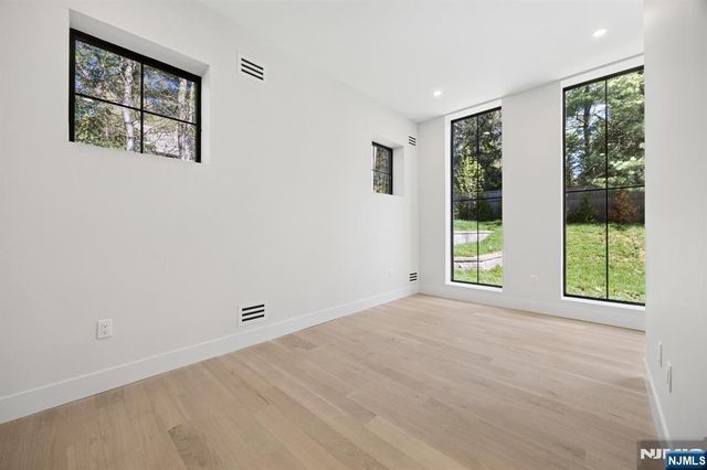 242 Hardenburgh Avenue, Demarest, NJ 07627