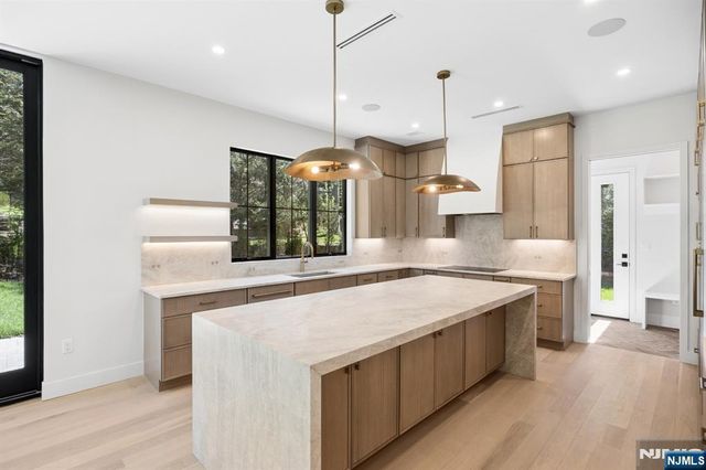 242 Hardenburgh Avenue, Demarest, NJ 07627