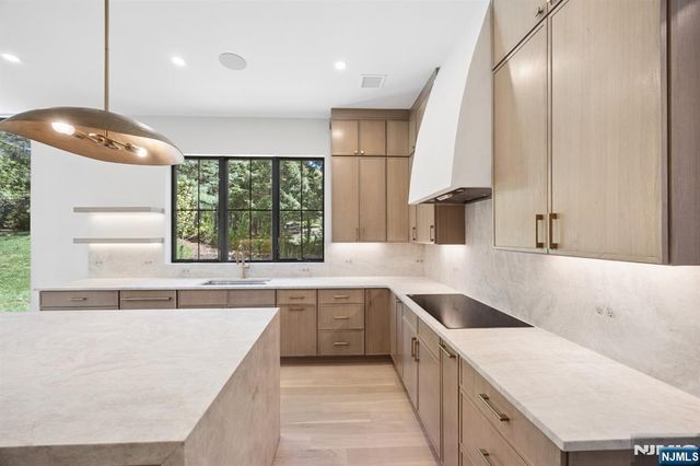 242 Hardenburgh Avenue, Demarest, NJ 07627